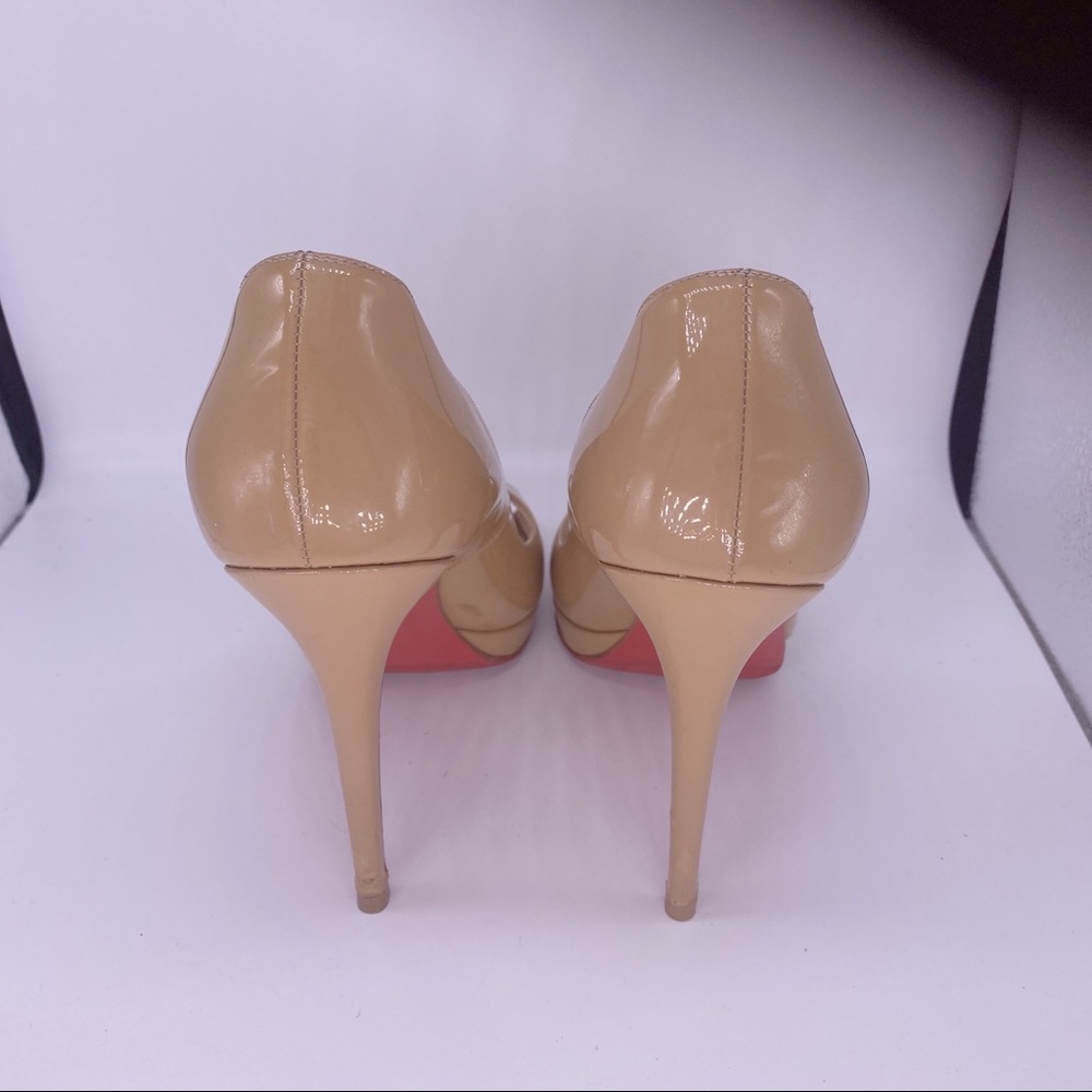 Christian Louboutin nude patent peeptoe heels - Picture 4 of 9